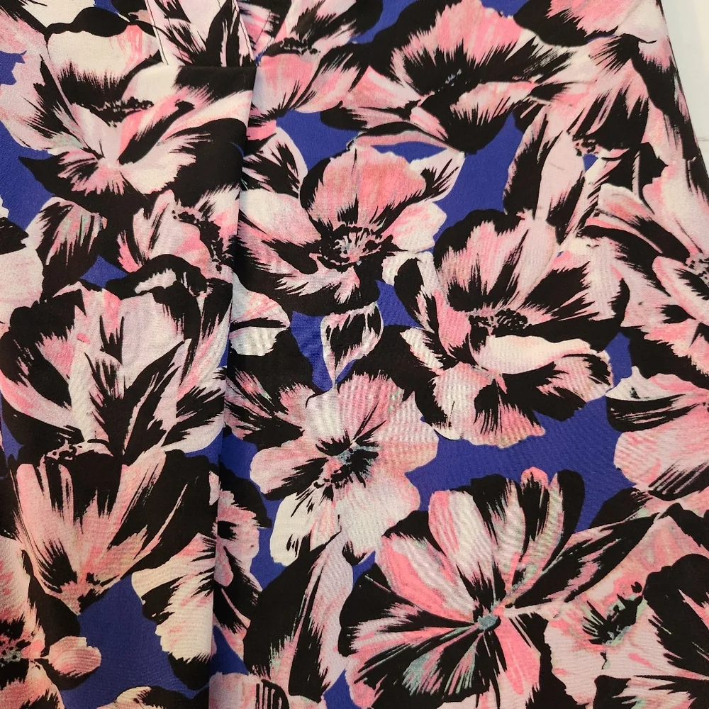 J. Crew Women's Blouse, 100% Silk, Pink & Blue Floral Cap Sleeve V-neck Sz 0 EUC